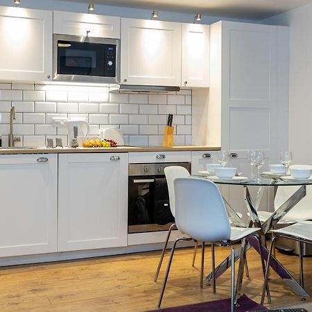 Pillo Rooms Serviced Apartments - Salford Manchester Exterior photo