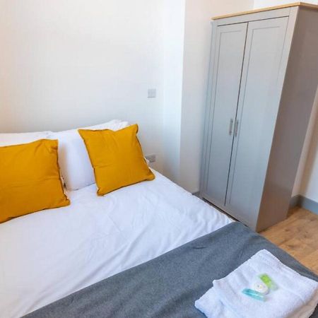Pillo Rooms Serviced Apartments - Salford Manchester Exterior photo