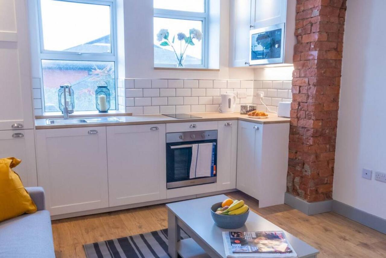 Pillo Rooms Serviced Apartments - Salford Manchester Exterior photo