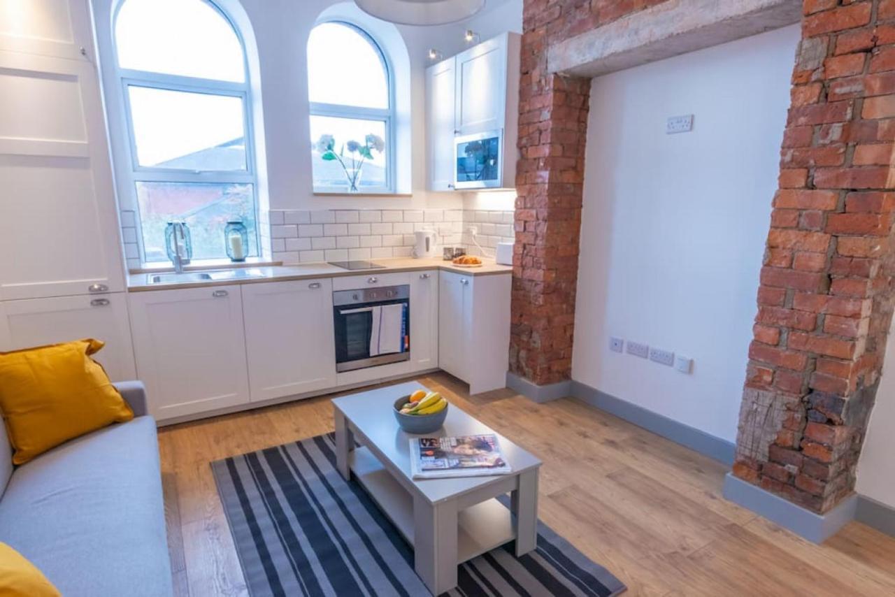 Pillo Rooms Serviced Apartments - Salford Manchester Exterior photo