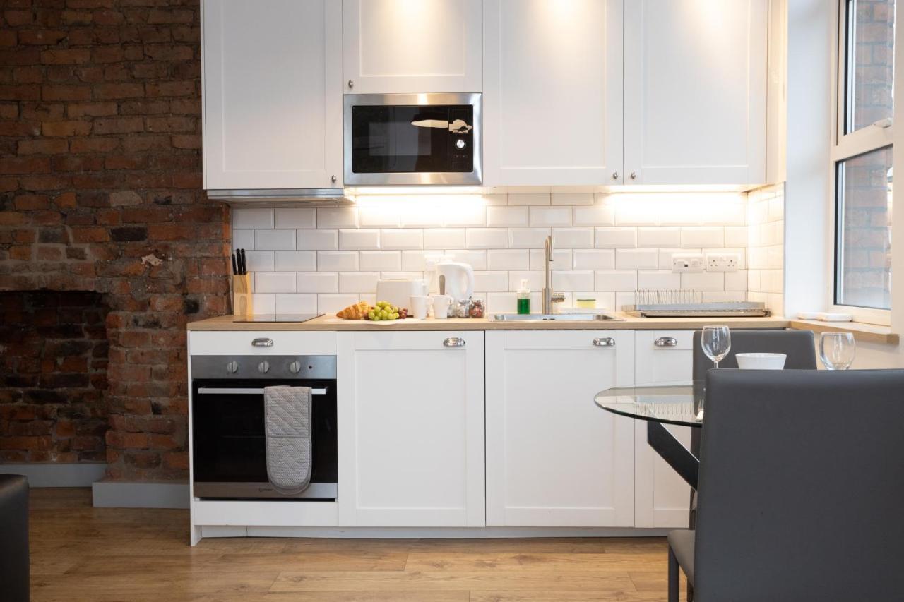 Pillo Rooms Serviced Apartments - Salford Manchester Exterior photo