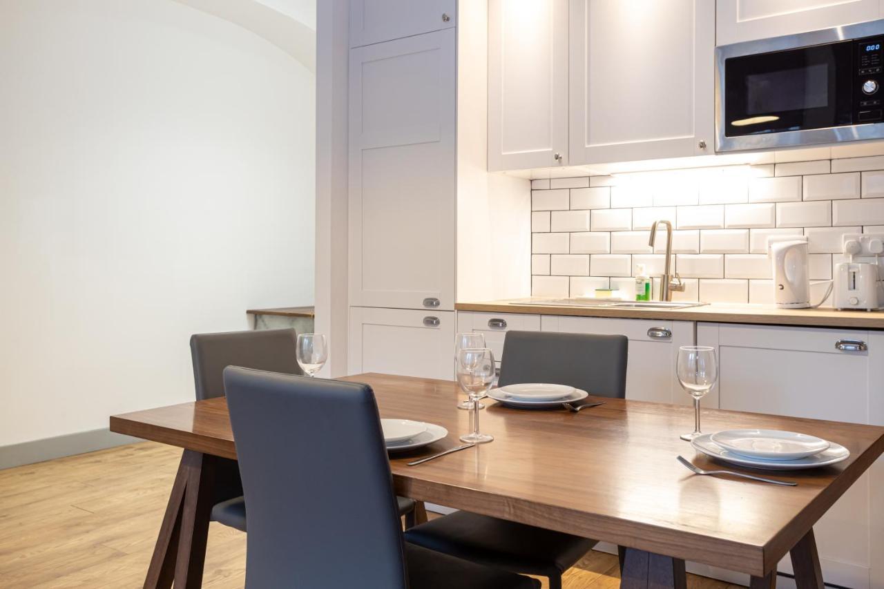 Pillo Rooms Serviced Apartments - Salford Manchester Exterior photo