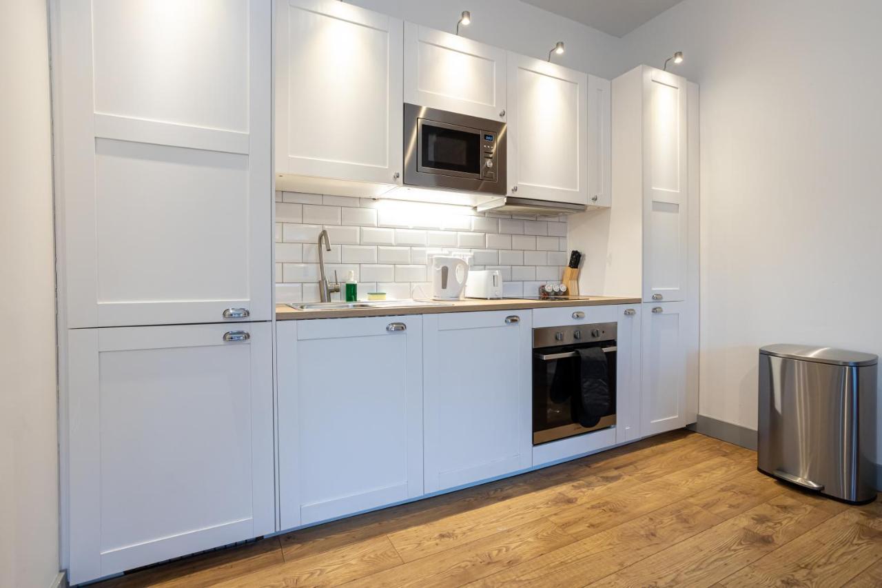 Pillo Rooms Serviced Apartments - Salford Manchester Exterior photo