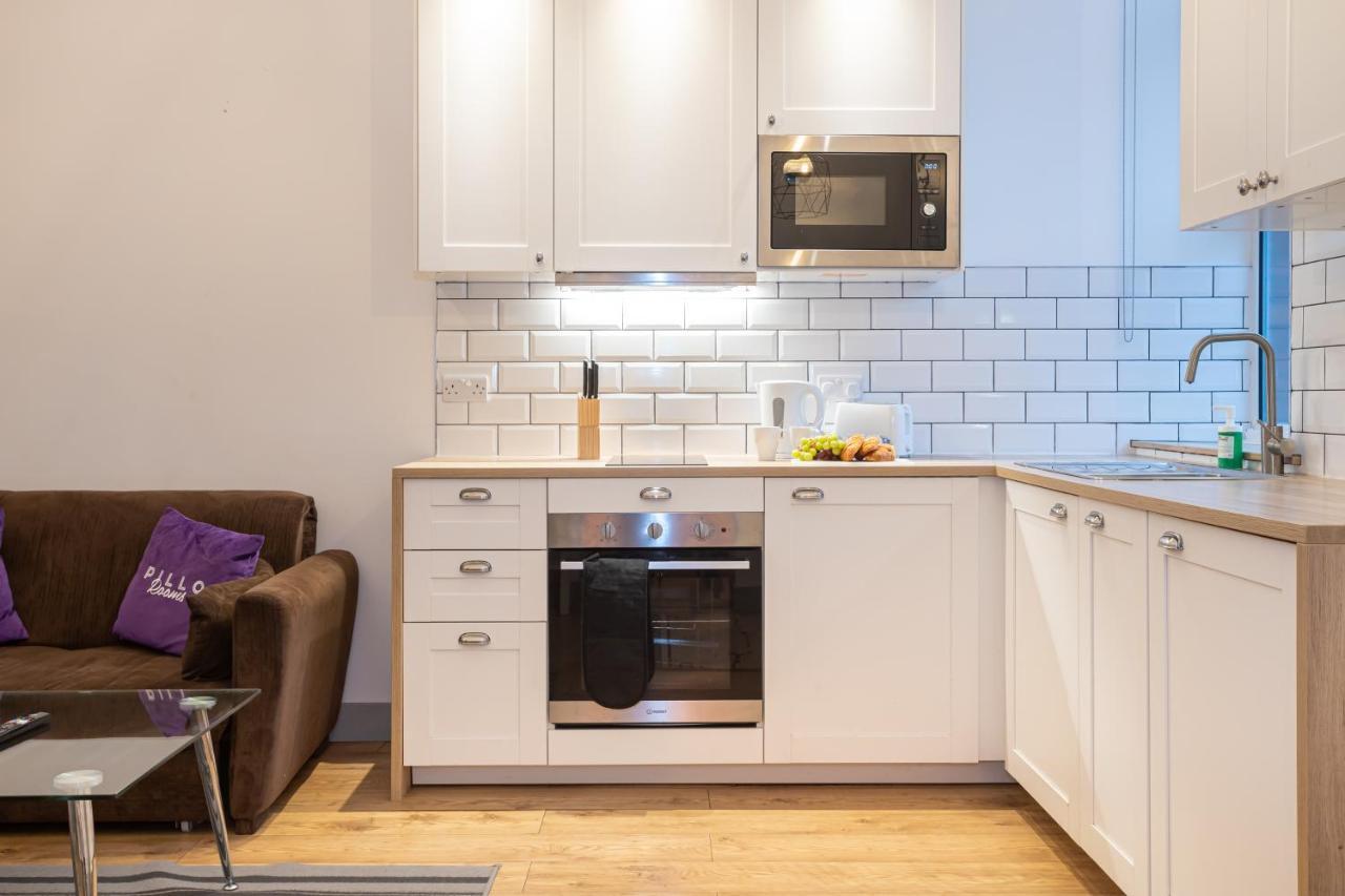 Pillo Rooms Serviced Apartments - Salford Manchester Exterior photo