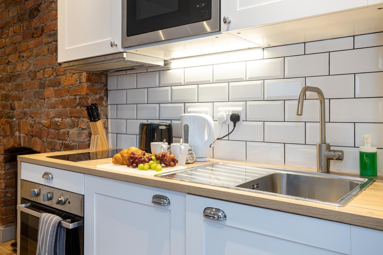 Pillo Rooms Serviced Apartments - Salford Manchester Exterior photo
