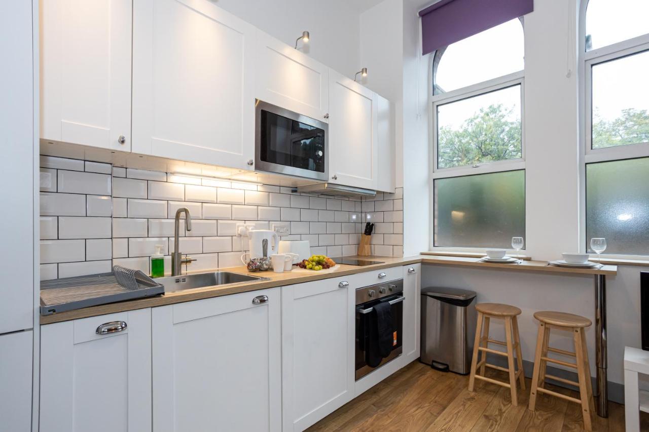 Pillo Rooms Serviced Apartments - Salford Manchester Exterior photo
