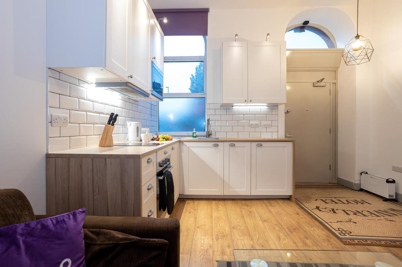 Pillo Rooms Serviced Apartments - Salford Manchester Exterior photo